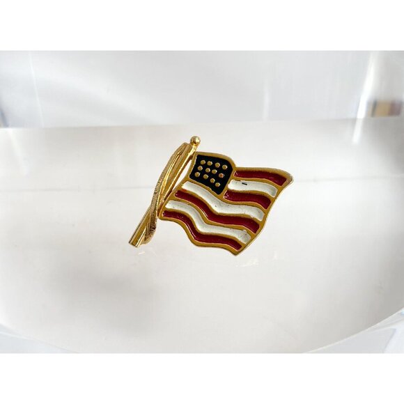 Gold Toned American Flag Vintage Silver T 4th of July | American Pride Lapel Pin - Picture 10 of 10